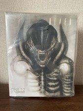 Mezco One:12 Alien Concept Version Exclusive