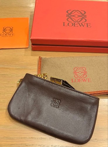 Loewe anagram coin - anagram, key