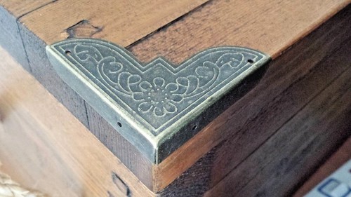 Metal corner protectors bronze - corner,