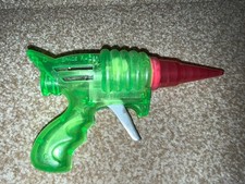 VINTAGE Rare PLASTIC SPACE RAY GUN  PISTOL TOY CHRISTMAS SPACE ERA