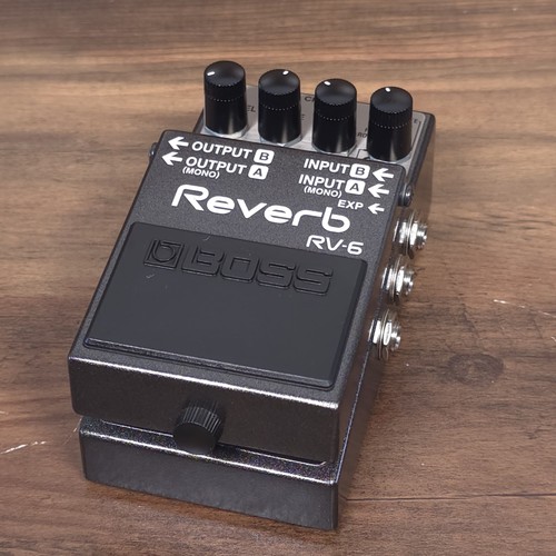 Boss reverb digital - rv-6,