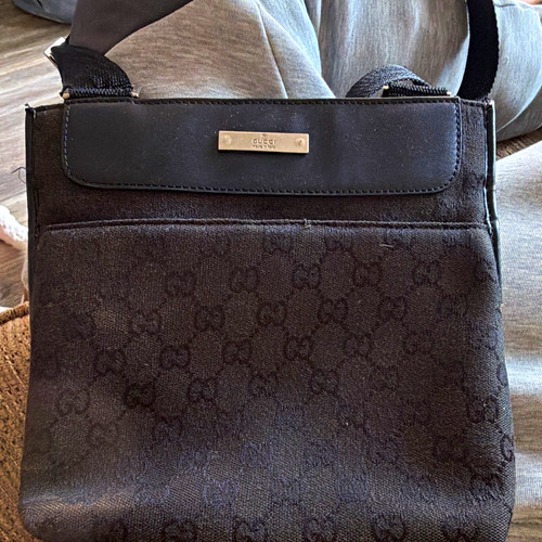 Gucci black canvas medium - gg,
