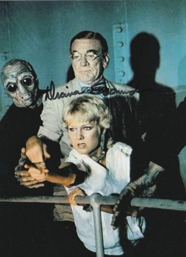 Diana scarwid hand - signed, 7x5
