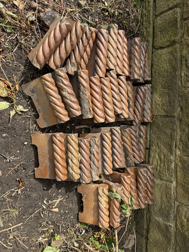 Reclaimed red rope - top, edging