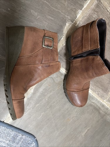 Lotus tan leather wedge - lotus,