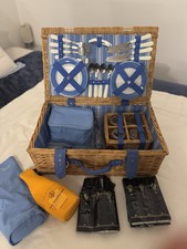 Picnic Basket Set For 2-4pax