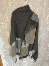 Ladies Wrap Whistles In Grey Reversible With Striped Neutrals  New Without Tags