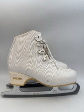 Edea Wave figure skates ice