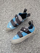 Evolv Climbing Bouldering