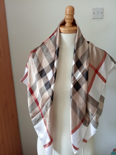 Burberry 100 silk feeling - burberry,