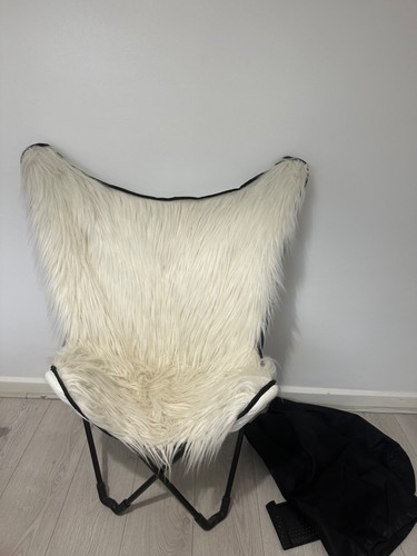 White fluffy chair - fluffy,