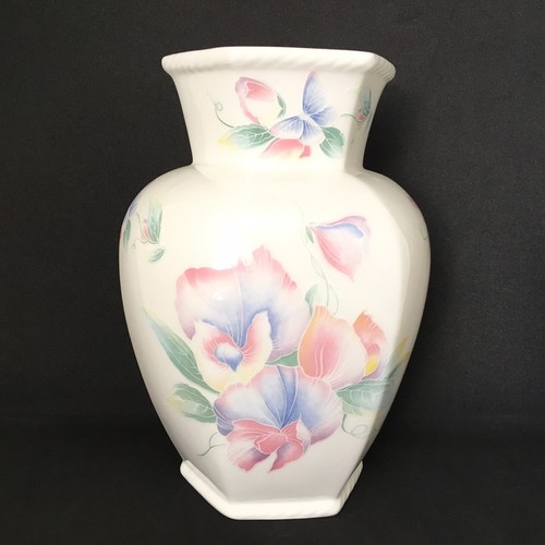 Aynsley little sweetheart vase - aynsley,