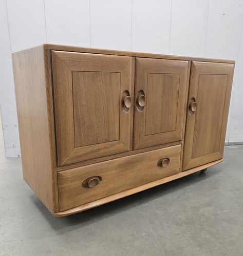 Ercol windsor sideboard - ercol, –