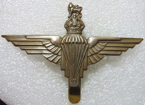 The parachute regiment british - parachute,