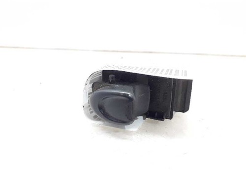8200315013 front window