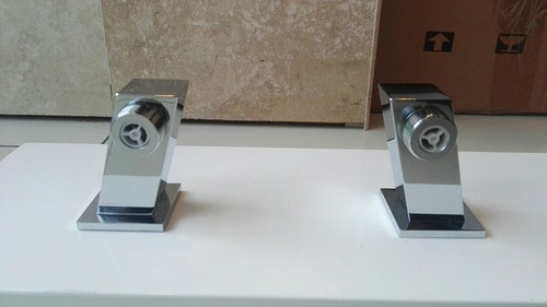 Square pillars legs adaptors