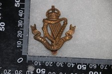 BRITISH ARMY METAL CAP BADGE