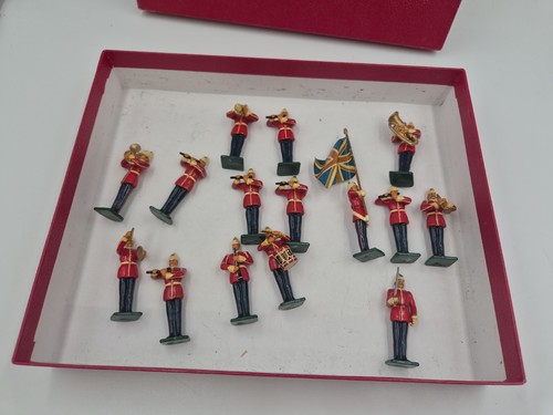 Vintage metal toy soldiers - 15,