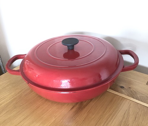Red cast iron - cast, lidded