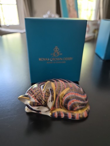 Royal crown derby - derby, 'sleeping