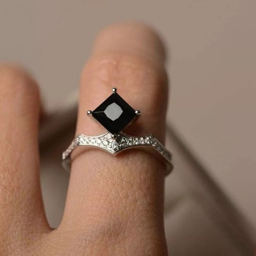 Black diamond ring - 3, ct