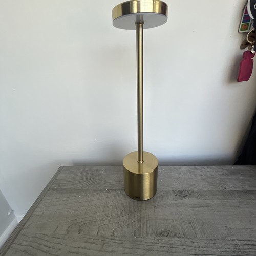 Cordless table desk - desk, lamp