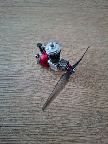 Cox peewee 020 engine - engine,