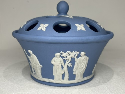 Wedgwood jasperware pot pourri - pot,
