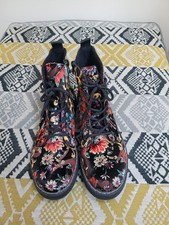 EUC Womens Reiker Floral