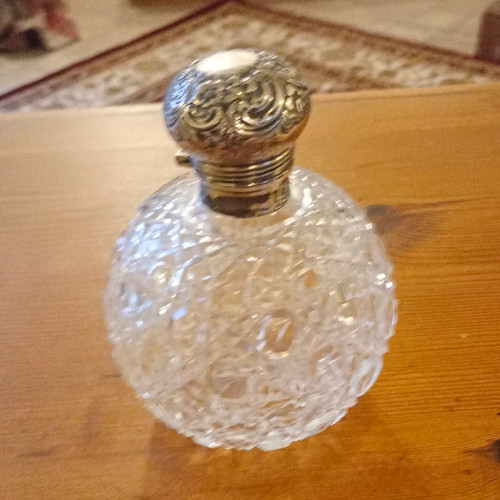 Cut crystal decorative perfume - crystal,