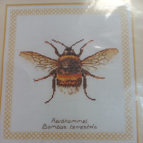 Thea gouverneur bumble bee - gouverneur,