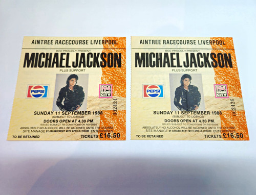 Pair michael jackson - michael, tour