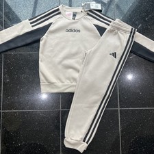 Boys adidas tracksuit age 6-7