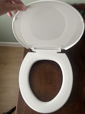 Brand New Plastic White Toilet Seat
