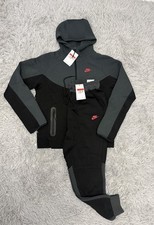 Nike Men's Tech Fleece