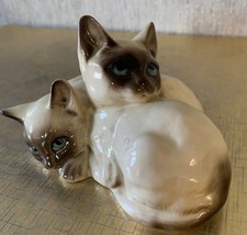 ROYAL DOULTON CAT SIAMESE