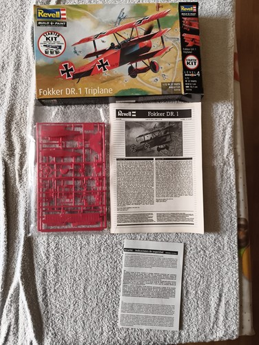Revell fokker triplane - dr.1,