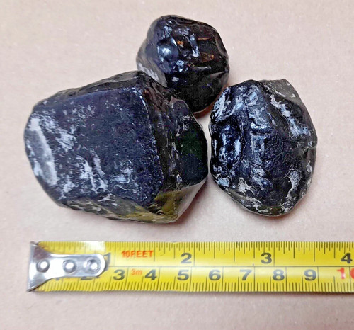 Rough stones natural black - rough,