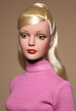Tonner Tyler "Focus On Fashion" 16" Sydney Chase dressed doll