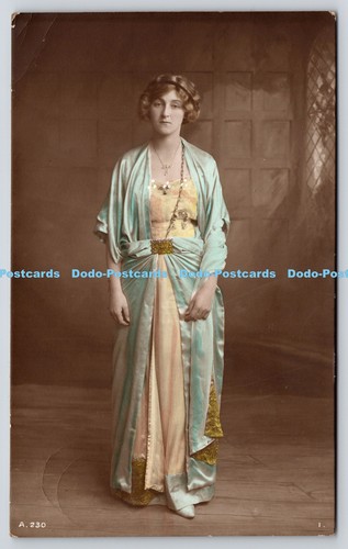 R821135 woman rotary photo - rotary,