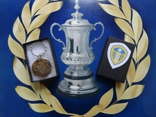 VINTAGE Leeds United Esso FA