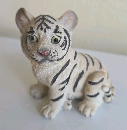 Vtg safari white - vtg, cub