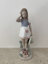 Lladro 1285 Dropping the Flowers Vintage Porcelain Figurine (Retired)