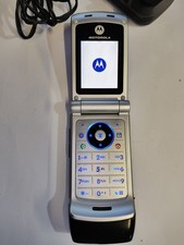 Motorola W375 Flip Phone ON