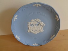 WEDGEWOOD BLUE JASPERWARE. CHRISTMAS PLATE (1995) 19cm . Perfect Condition.
