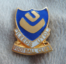 Vintage LEEDS UNITED FOOTBALL CLUB enamel pin badge by Coffer