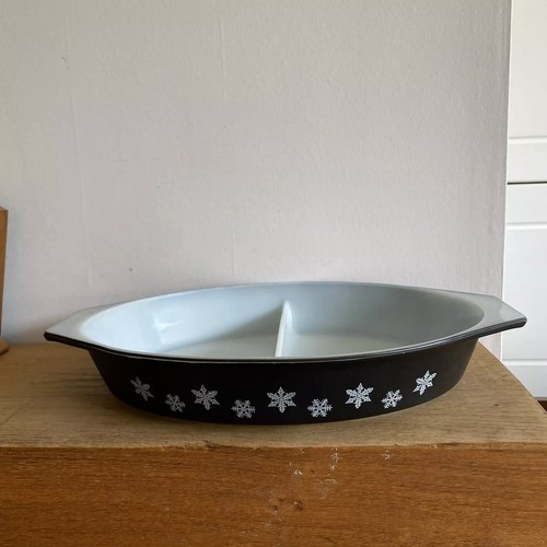 Vintage pyrex divided serving - pyrex,
