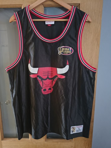 Mitchell and ness chicago - mitchell,