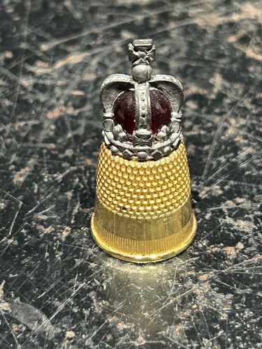 Vintage very rare metal crown - rare,