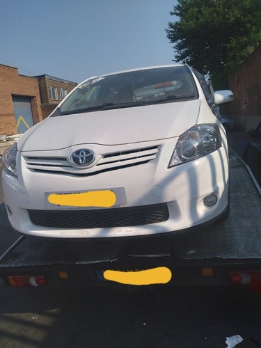 Toyota auris breaking - toyota,